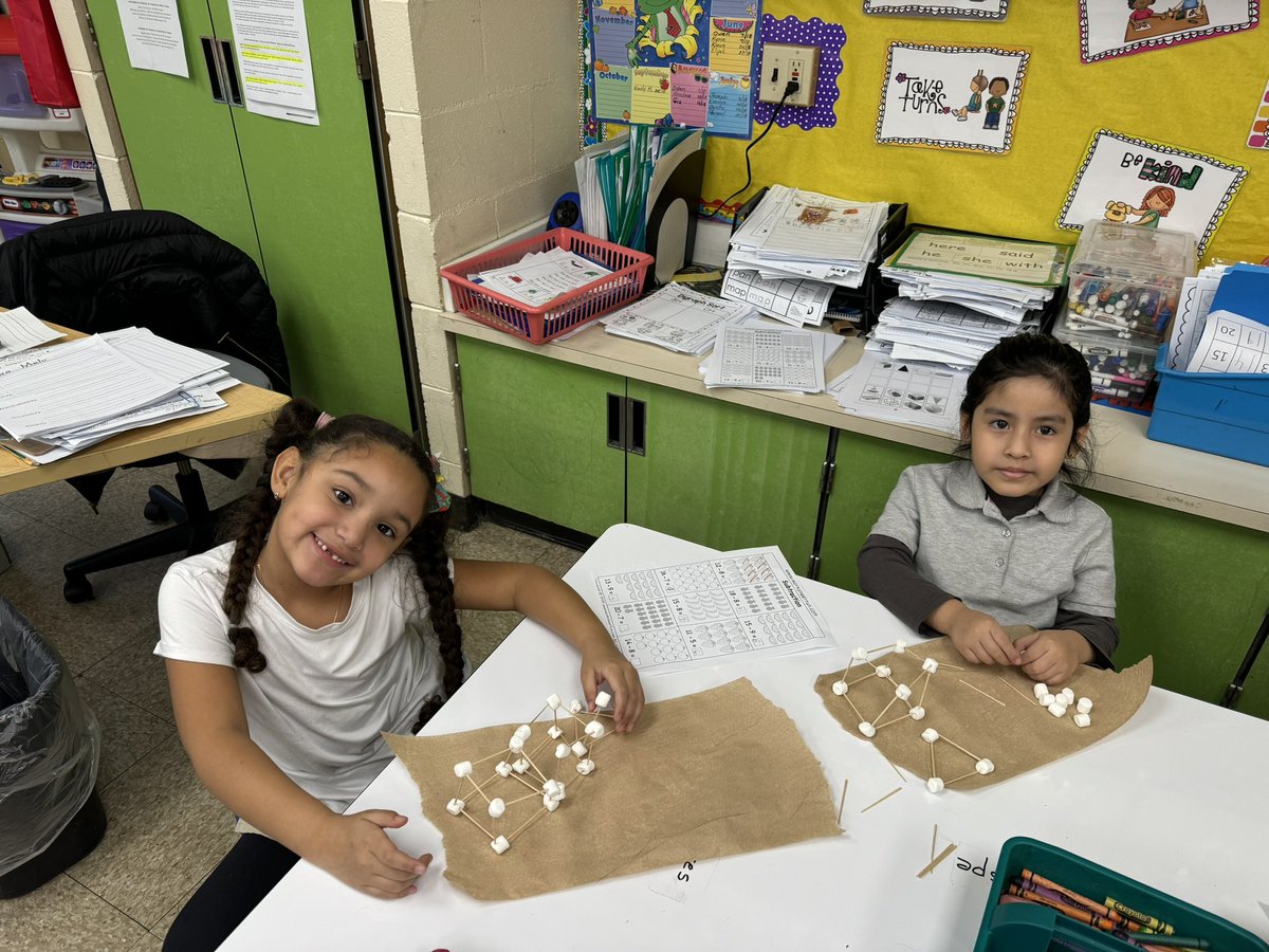 yoly_meneses's tweet photo. Building 3D shapes ! Using critical thinking and engineering skills , oh my !  ☺️🤓🥸.  @morrisaveschool @JaniseStout #TogetherWeCanLB https://t.co/jXYZ9vWI6b