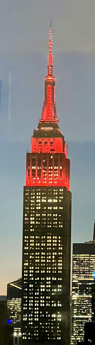 ⁦@EmpireStateBldg⁩ #WearRedDay ⁦@GoRedForWomen⁩