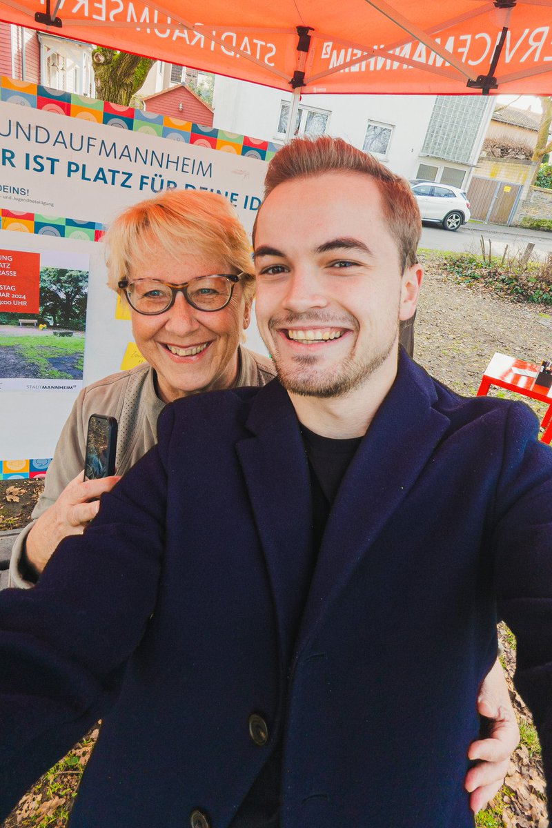 Spaß am Gestalten: mit <a href="/oskarweiss/">Oskar Wit</a>.np beim #Spielplatz-Workshop in #Feudenheim‼️
Unsere Vorschläge: überdachte Sitzgelegenheiten, barrierefreie Schaukel und eine Tischtennisplatte 🏓 

#kinder #jugend #spielplatz #feudenheim #fdp #mannheim #stadträtin <a href="/FDPMannheim/">FDP Mannheim</a>