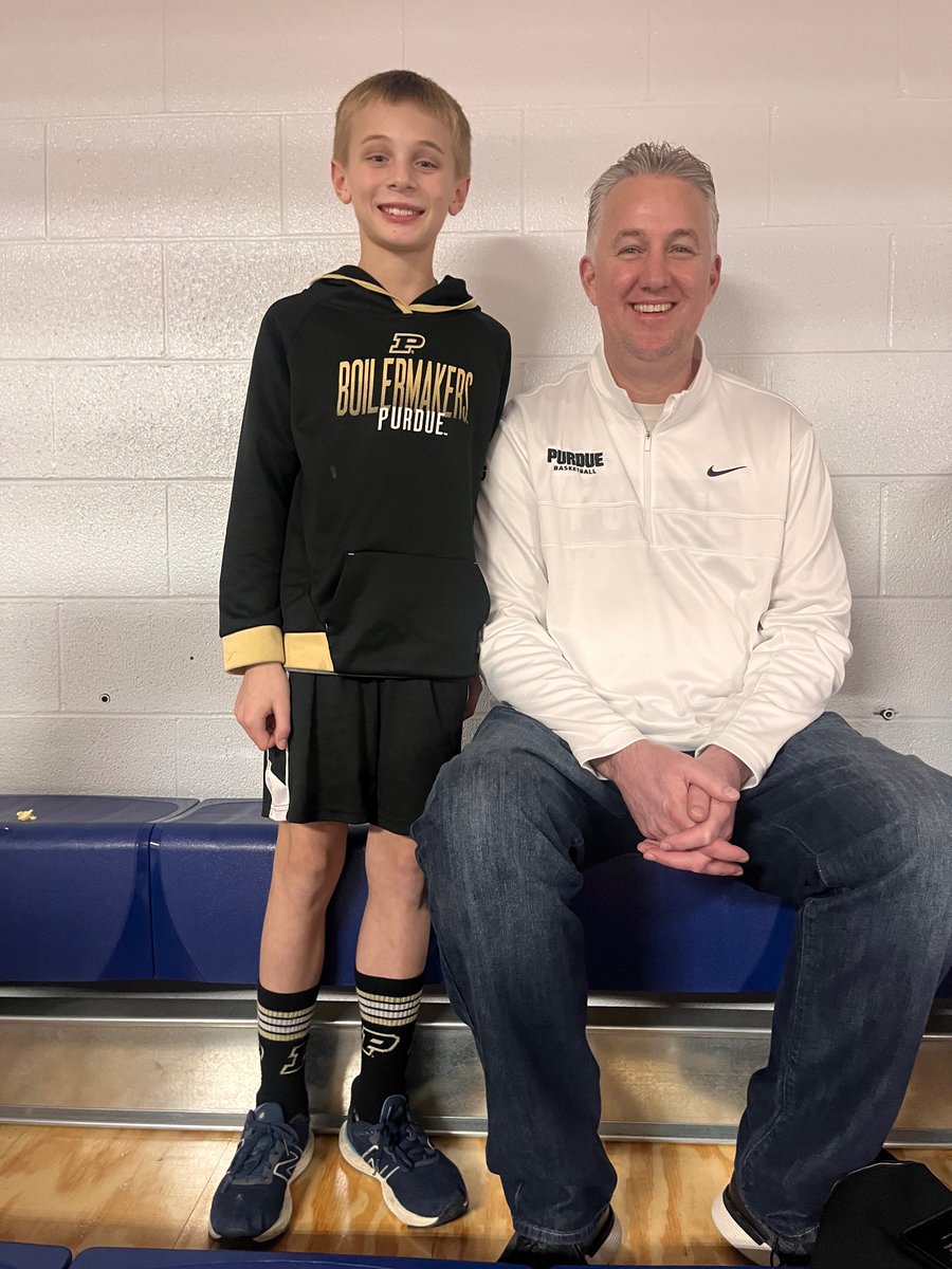 MolleyGansman's tweet photo. My Purdue basketball loving boy had one of his dreams come true meeting @CoachPainter  His next dream is to play for him, boiler up @BoilerBall  🏀🖤💛 #CoachPainter #PurdueBasketball #Boilerup https://t.co/HUJ9EKWPyl