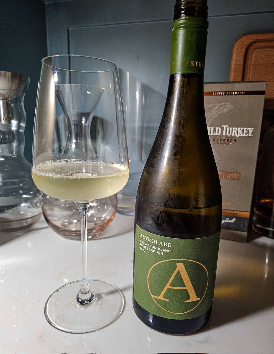 FoodWhiskey's tweet photo. I'm not a big fan of SB from NZ, but I will say this one is solid. Not sure if my palate is changing or this wine just hits with me. I will continue to explore NZ. https://t.co/jf3Eui2Su5