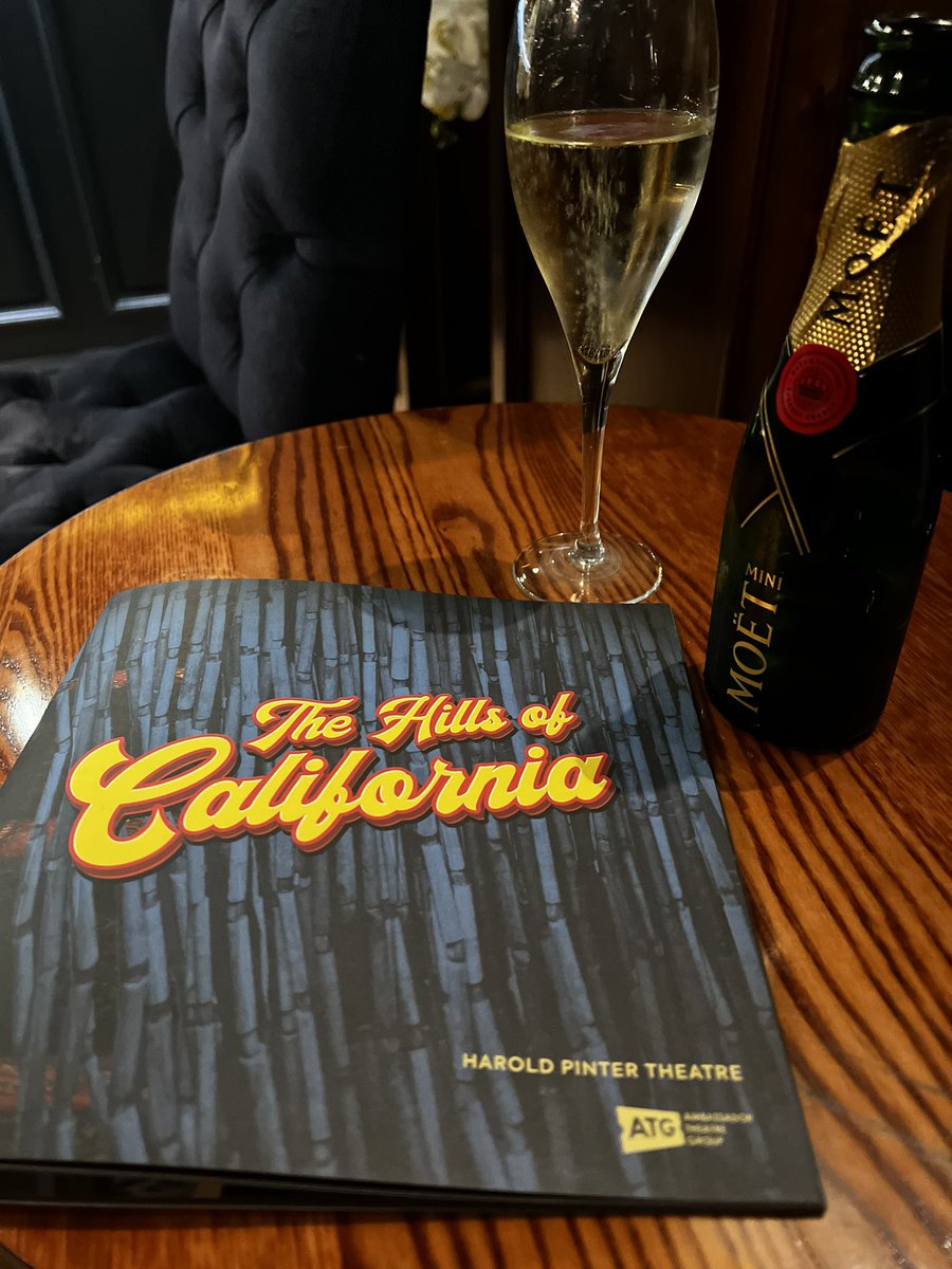 Outstanding ensemble and great night of theatre #thehillsofcalifornia #jezbutterworth #emotional play directed by #sammendes #haroldpintertheatre #London 👏👏