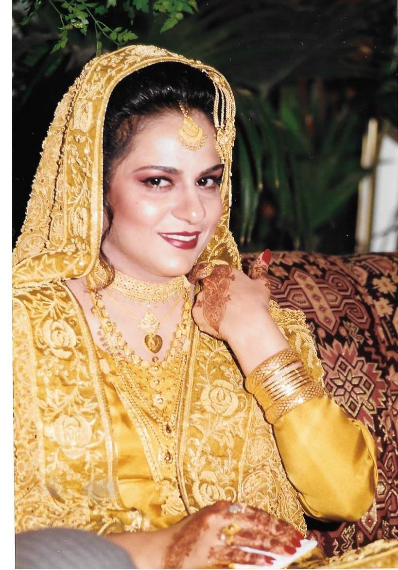 AsgharNazeer's tweet image. Contact to turn into a love song YOU'RE MY LADY, MADE FOR ME youtu.be/Ub9OcsTs6GI?fe… via @YouTube #romantic #romanticcouples #poem #poetry #musicvideo #musicians #musicindustry #SONGS #lyrics #film #filmindustry #movies #composer #singers @yrf @arrahman @SonyTV @ZeeTV @TSeries