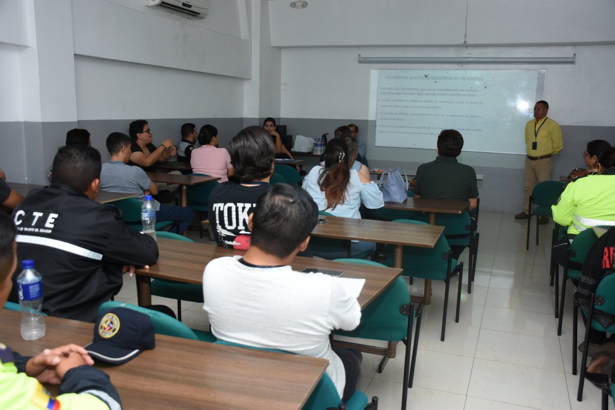 IESSGuayas's tweet photo. En estas primeras charlas estuvieron presentes personal administrativo y de campo de la @CTEcuador. https://t.co/esqYT3bS5X