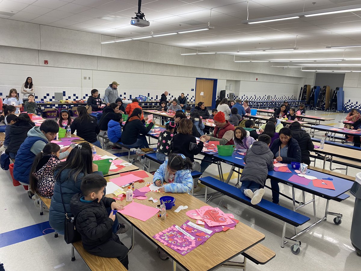 MrsDowling28's tweet image. The @BraddockElem PTA hosted a Valentine making event and it was as adorable as you can imagine. ❤️