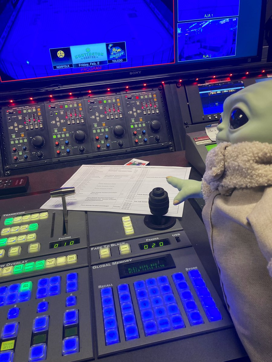 It’s #StarWars night at <a href="/ToledoWalleye/">Toledo Walleye</a> and the force is strong with this broadcast. I’m repping the dark side in the control room!