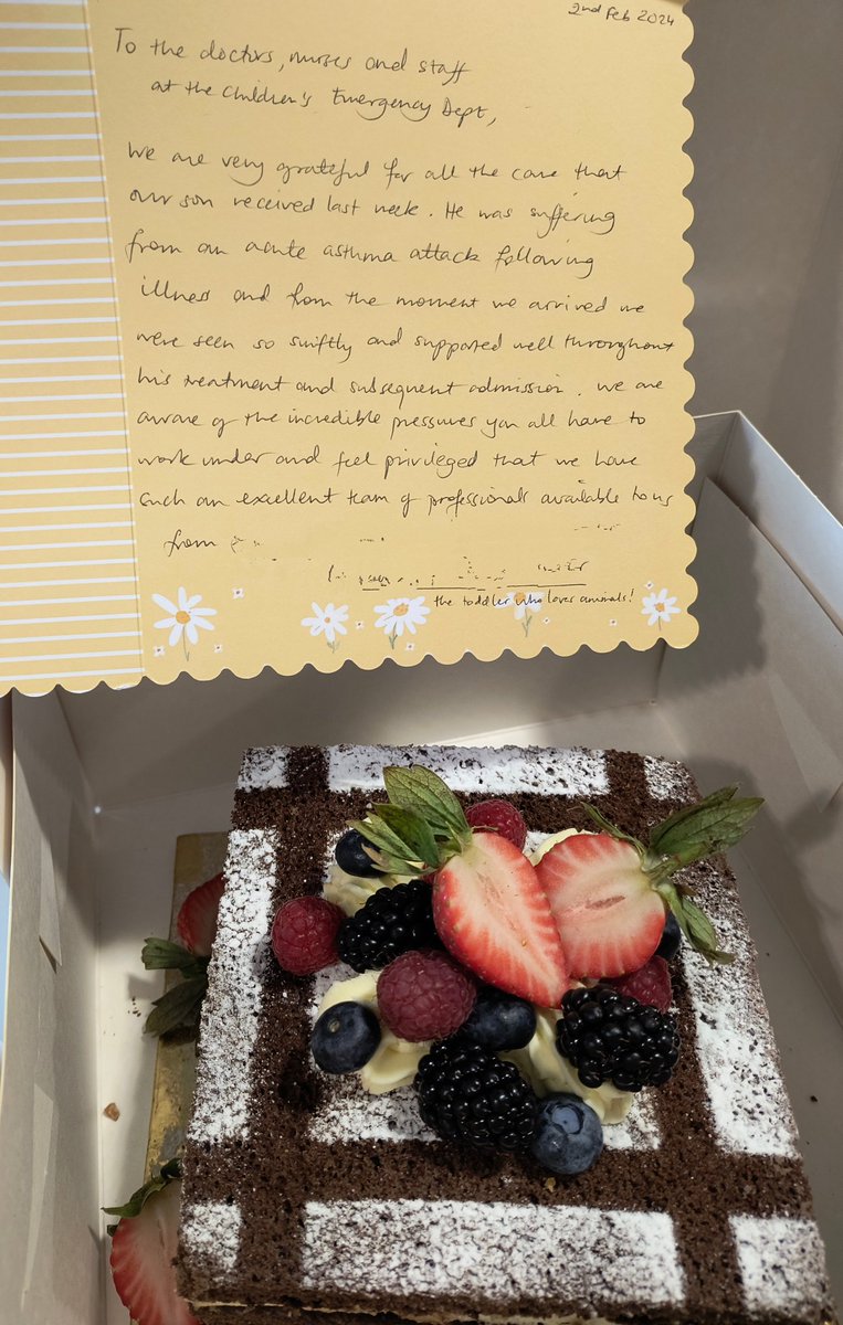 #FridayMotivation #FeedbackFriday lovely family came today, to say how grateful they are for all the care received @CED_BHRUT Dr's, Nurse's, Play Team & Staff- also brought delicious cake @SherinKoshy2 @AberEaqub @chantalsellis @PTEXPBHR @matthewtrainer #Appreciation 💙🌈