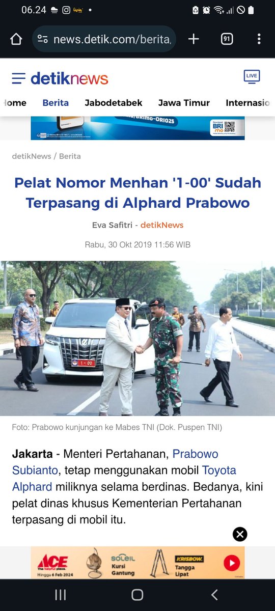 rezthiee's tweet photo. @MurtadhaOne1 @bawaslu_RI Sorry ralat ya, itu adalah mobil pribadi pak prabowo yang di jadikan mobil dinasnya. Harusnya para menteri dapetnya Toyota Crown 2.5 HV G Executive Hybrid.

https://t.co/J2P3cMmRbW. https://t.co/CRLX4eH4qX
