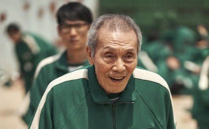 ‘깐부’ 오영수 “이 나이에 법정…삶 전체가 무너진 것 같다” 오영수는 2017년 9월 대구의 한 산책로를 걷다가 A씨를 끌어안은 혐의를 받고 있다....