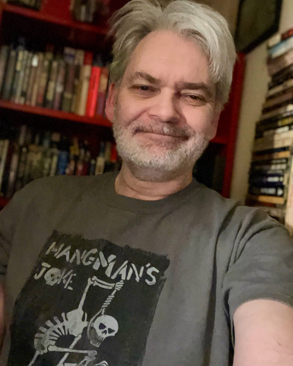 DAY TWO: The Kessler boy seems to have wondered off… today’s t-shirt of choice is from @lastexittonowhere. I planned on wearing it yesterday (those that know, know why), but life has a funny way of getting in the way. #horrorjunkie #horrorfilms #horrorbookslove