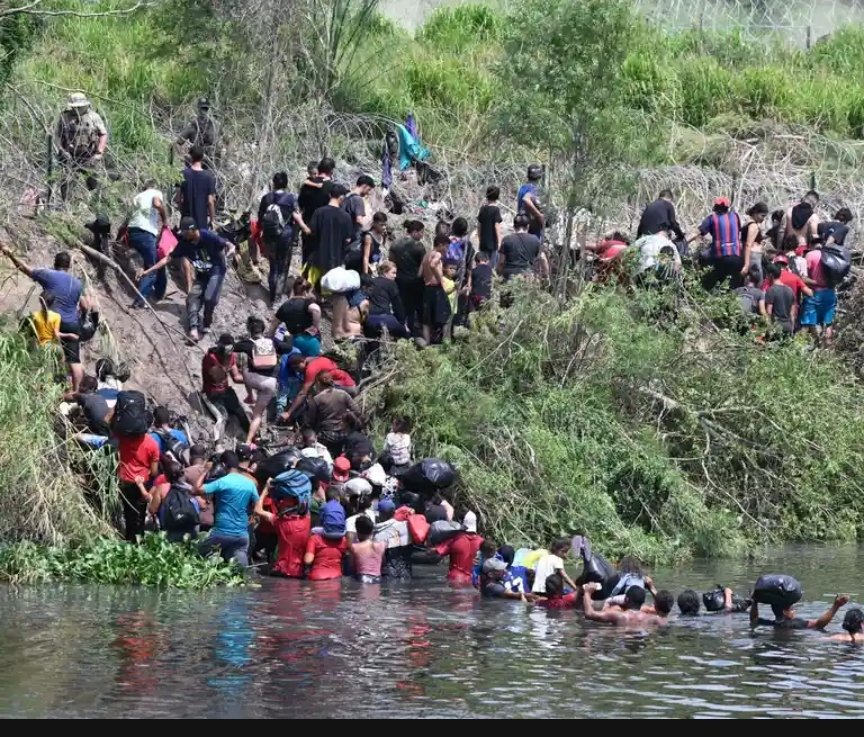 CoffindafferFBI's tweet image. Speechless...

And we can't even take care of our own. 

And we have no idea who these people are.  

Shame.

#BorderSecurity
#BorderInvasion 
#Border

nypost.com/2024/02/02/met…