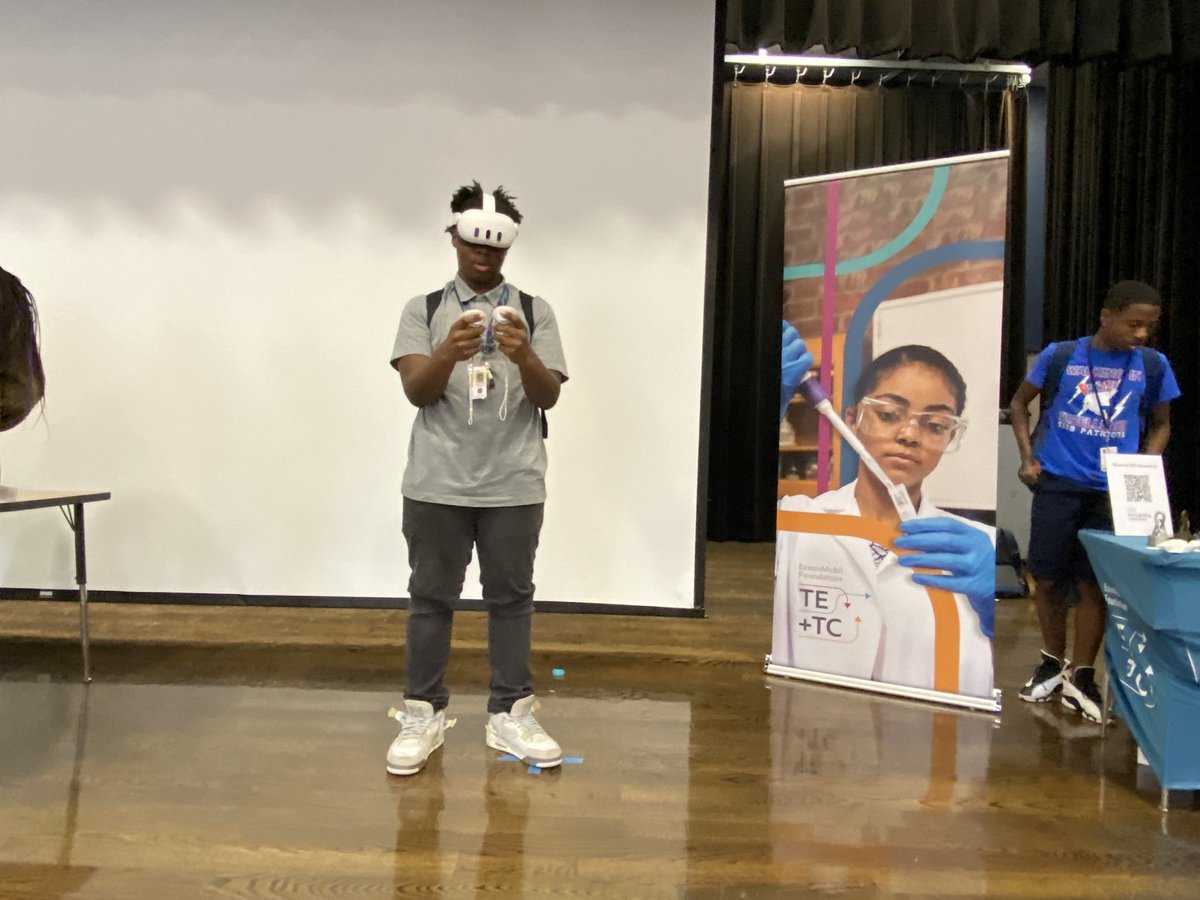 CteNths's tweet photo. Bammel 8th graders preparing for success‼️Exxon Mobile Foundation recruiting for their New Teen Engineering and Tech Center… Innovative hands- on learning @XOMFoundation @SpringISD_CTE @SISBPatriots
#STEMfuture 🧑🏽🔬👩🏽🏭🧑🏻🔧👩🏼🔬 https://t.co/ttOY95xKNx