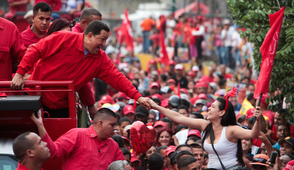 🇻🇪La Revolución Bolivariana arriba a #25AñosJuntoAlPueblo, una etapa de transformaciones para lograr la igualdad social, la inclusión y la reivindicación de los derechos del pueblo venezolano.
👉Fue Chávez protagonista y principal impulsor. 👏👏 #IzquierdaLatina