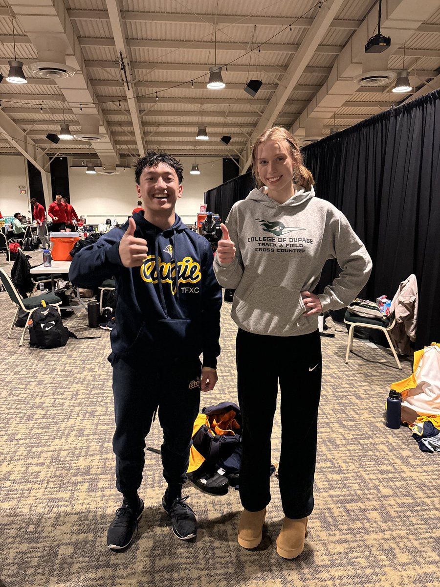 LogsdonMs's tweet image. GK Alum are in the House!! Way to go Ellie Logsdon (‘23) and Sean Law (‘22). Great to also see Justin Russell (‘23) throwing 💙🧡💙🧡💙🧡 #DuPage 💚🤍#Augustana 💜💛@GKCogsAthletics @GenoaBoysTF @gkhscogs424 @gkschools