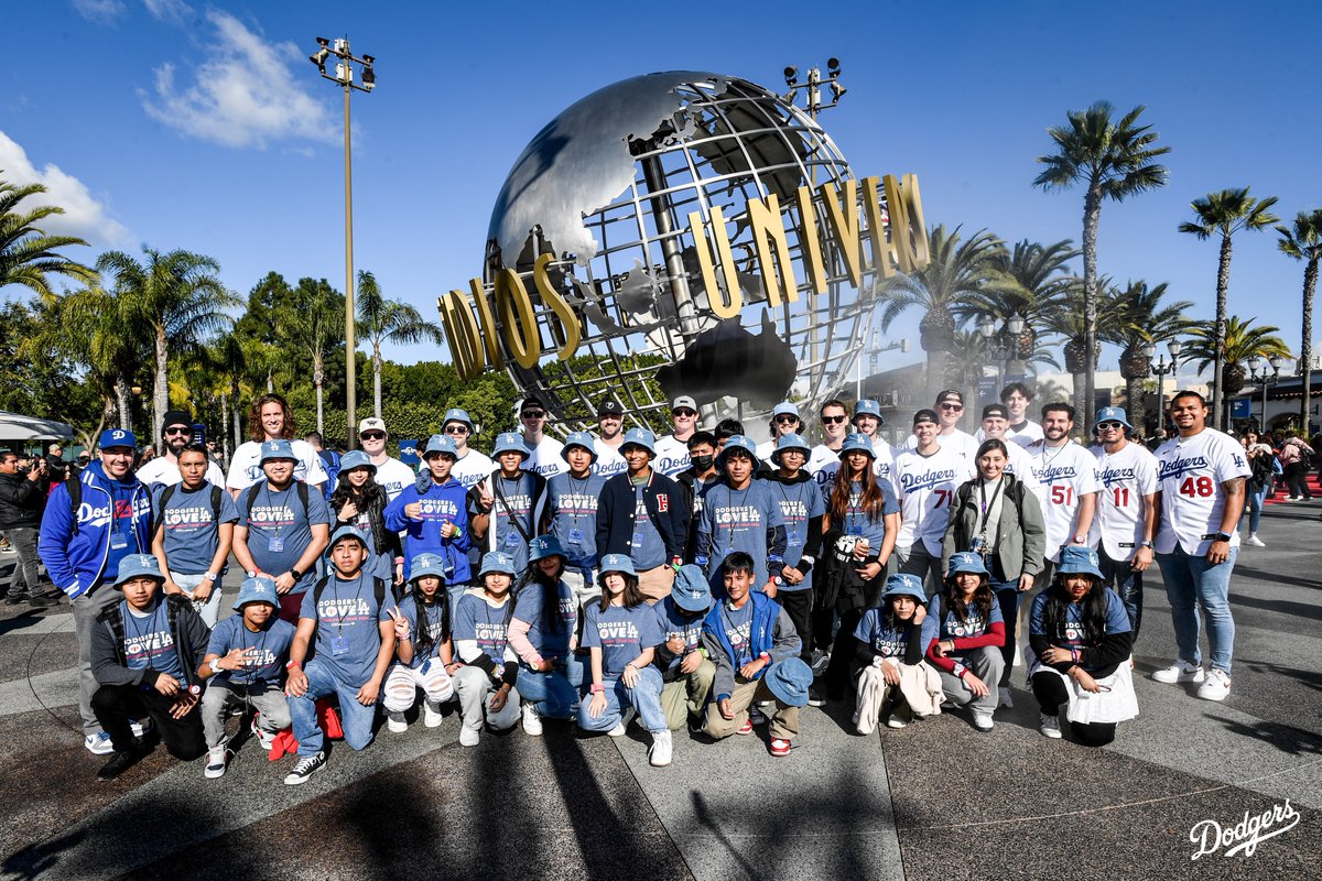 Final stop on the #DodgersLoveLA Community presented by Bank of America? A trip to Universal Studios Hollywood with LAUSD students!