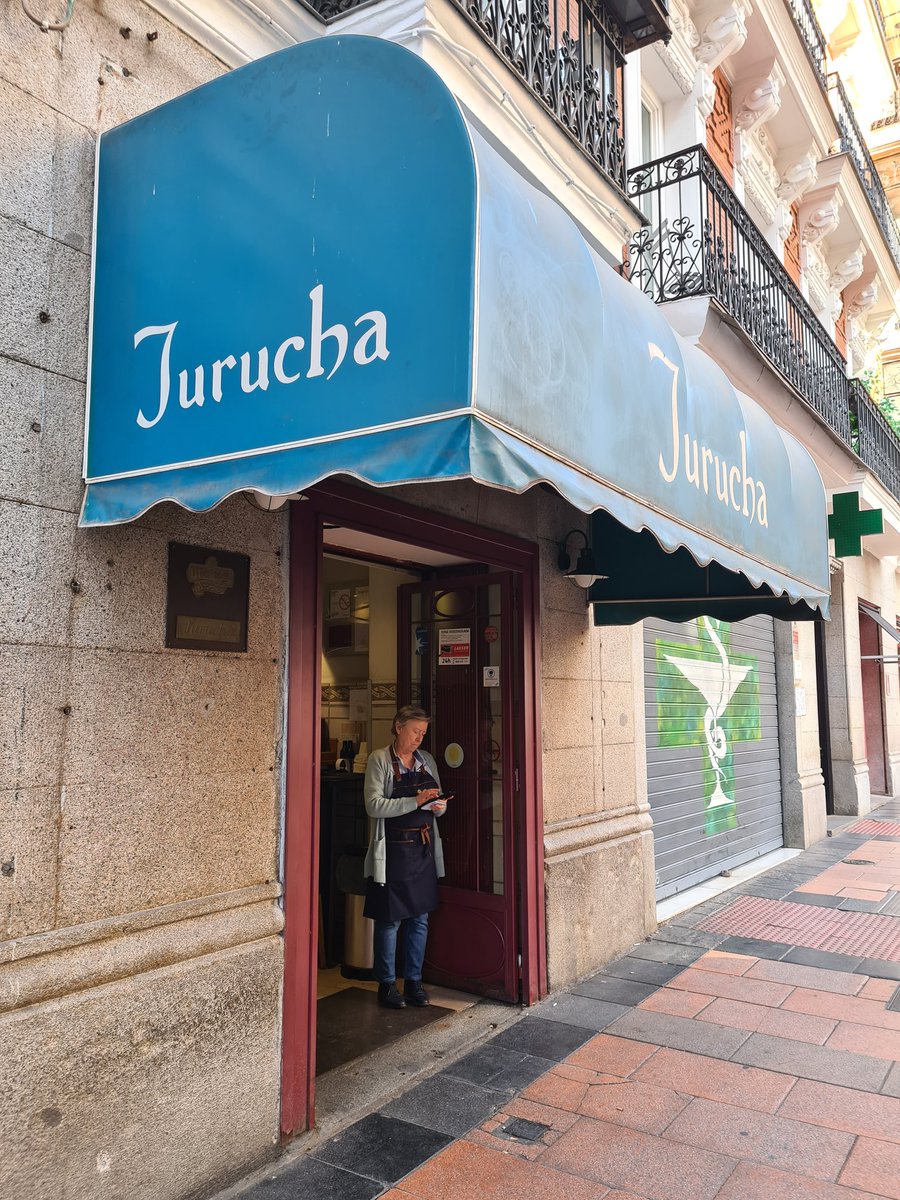 charlitfe's tweet photo. No me ha sorprendido nada Jurucha, las croquetas de jamón es que son brutales, cremosidad y sabor. Buenísima su barra!
#jurucha #Madrid https://t.co/zMdOmGU6mv