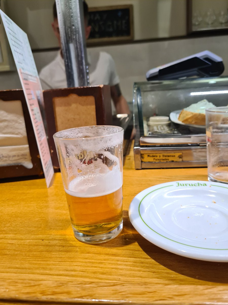 charlitfe's tweet photo. No me ha sorprendido nada Jurucha, las croquetas de jamón es que son brutales, cremosidad y sabor. Buenísima su barra!
#jurucha #Madrid https://t.co/zMdOmGU6mv