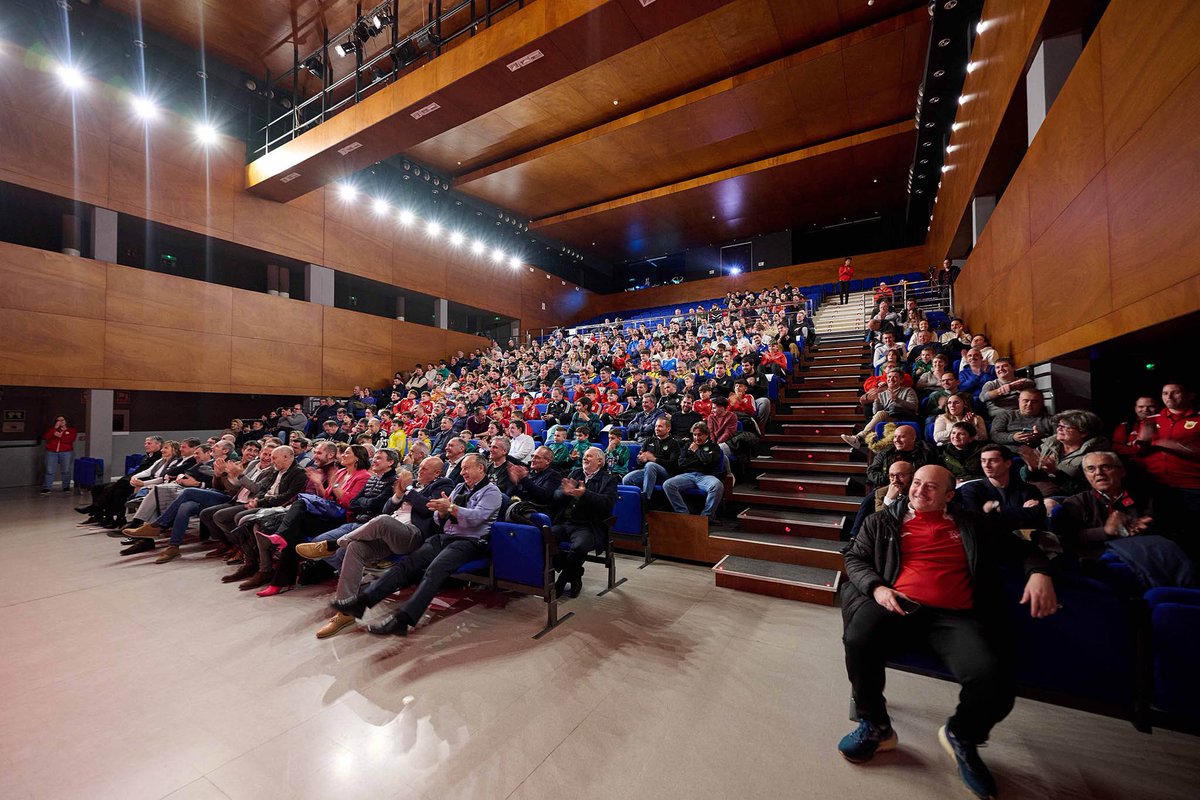 🏆 Este viernes hemos celebrado la gala del #FútbolNavarro23. Evento que @fedfutnavarra recupera tras la pandemia del #covid. 🧐 Mi primera gala #TT que ha salido gracias a los trabajadores que hay en #FNF. 💪 Seguimos trabajando. Nunca conformes, siempre intentando mejorar.