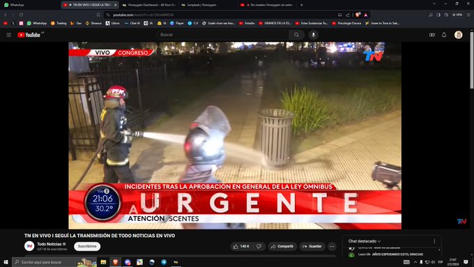 Amigo los bomberos voluntarios en ves de estar en su casa con su familia tienen q apagar el fuego de<a href="/tag/esley"class="tags"><span>#esley</span></a>