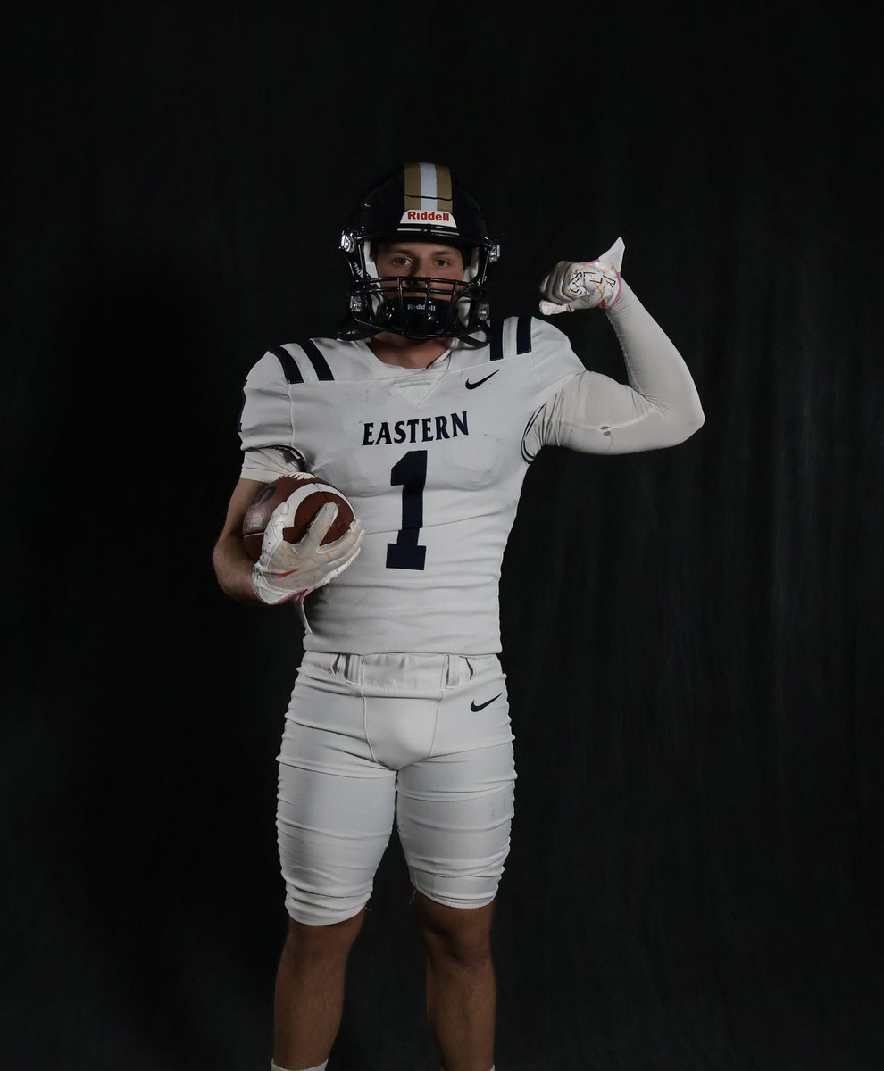 TannerSittser_'s tweet photo. After a good talk with coach Camp and a nice visit at @EouFootball, I have earned a scholarship to play at Eastern Oregon University!      #MountUp 
@CoachTaylorEOU @IAMWILLIECAMP https://t.co/VBpeT39g0s