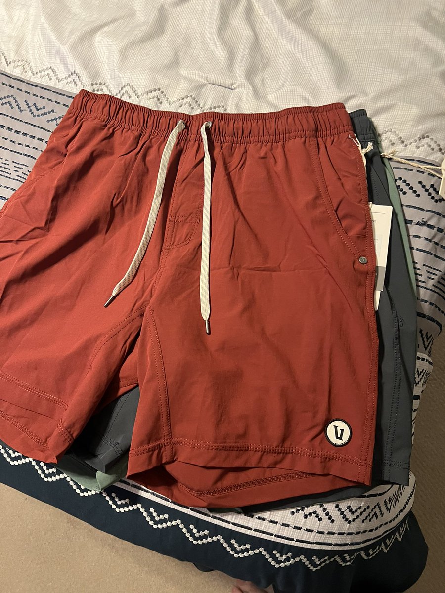 IraBlecker's tweet photo. @vuoriclothing what’s up? 3 kore shorts. All size L.  One significantly smaller than the others.  Not even close. https://t.co/cAS9843RrU