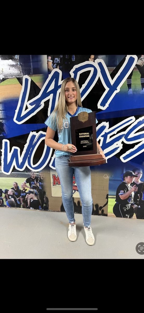 FuryWeeks's tweet photo. Uh oh here is another 26 fury girl on a visit . @MorganChemin @CoachMeleah 
#wewinandgetrecruited https://t.co/aLEC8gxd3T