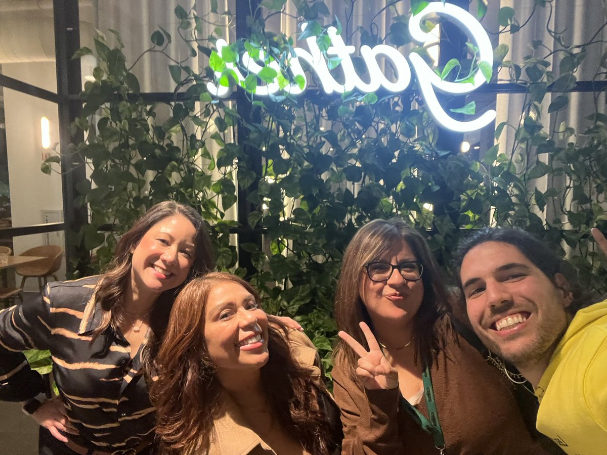 krisvasquez75's tweet image. No words! What a superb conference so far @CALSAfamilia. Had to get the selfies in. @LCortezGUSD @zjgalvan 🥰 #calsa24 #calsa #proudtobeGUSD