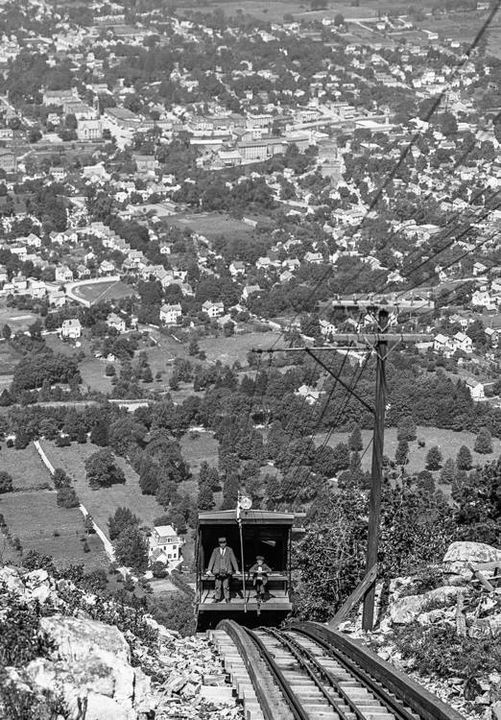 TheHudsonValley's tweet photo. The Mount Beacon Incline Railway, 121 years ago.
For prints, stationery and more, visit: https://t.co/8U5uRctQA8 https://t.co/1xn5MoGsIu