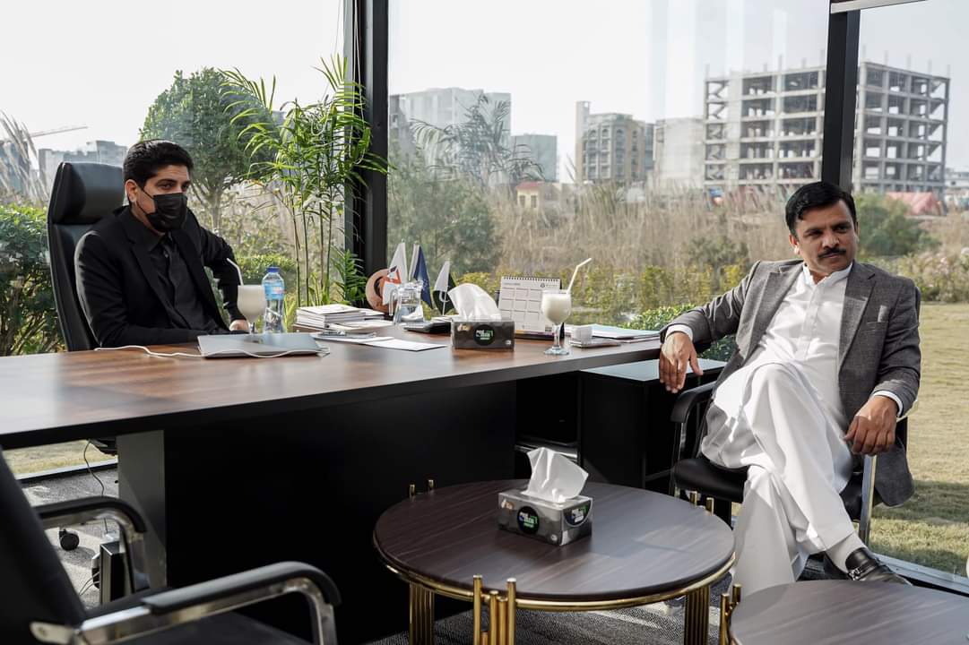J7Group92's tweet photo. CEO J7 Group Mr. Yaseen Masud official visited Royal Swiss Islamabad site office accompanied by its Project Director Mr. Fiyyaz Awan.

🌐 https://t.co/bI2TSnrxwm
📞 UAN: 0335 7777 527
#J7Group #Pin92 #Hotels #Invest #Luxury #Islamabad #profit #5star #Suites #business https://t.co/soBfsJBOFm