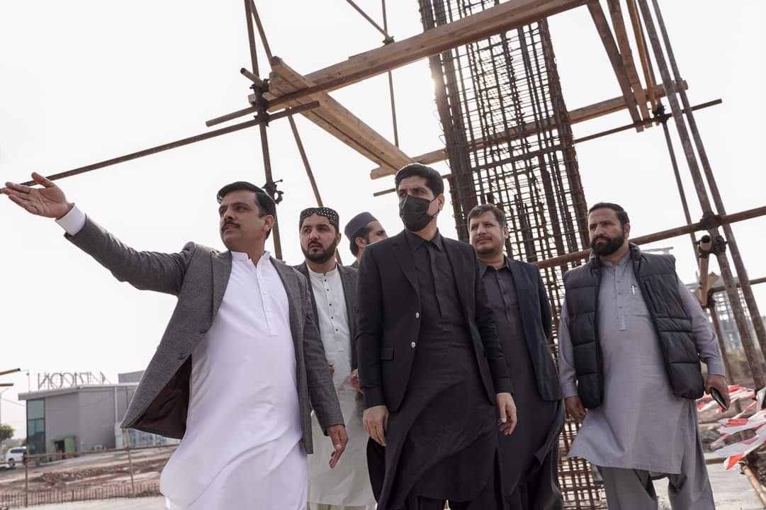 J7Group92's tweet photo. CEO J7 Group Mr. Yaseen Masud official visited Royal Swiss Islamabad site office accompanied by its Project Director Mr. Fiyyaz Awan.

🌐 https://t.co/bI2TSnrxwm
📞 UAN: 0335 7777 527
#J7Group #Pin92 #Hotels #Invest #Luxury #Islamabad #profit #5star #Suites #business https://t.co/soBfsJBOFm