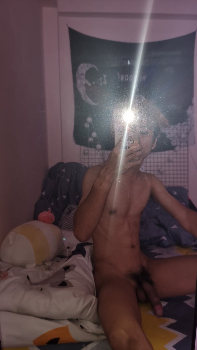 กอมอ. tweet media