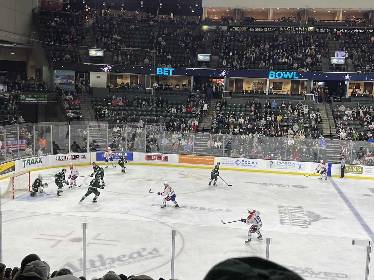 EPS_Region1's tweet photo. Evergreen choir sings the National Anthem at the Silver Tips game! #EPS_OurStudentsRock #EPS_Region2  #GoTips https://t.co/wz42GGX7HM