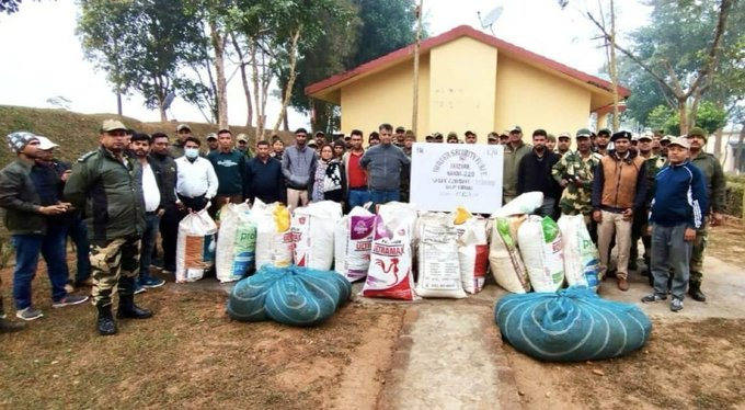 SagotraShetal's tweet photo. To make drugs free india joint team of BSF and Customs department  seized around 240 kg of ganja in two separate #AntiSmugglingDrive operations in Agartala, Tripura. #SmackDown  #TejRan #Abhiya #BBMzansi  #தமிழகவெற்றிகழகம் https://t.co/sIgF2igx9w