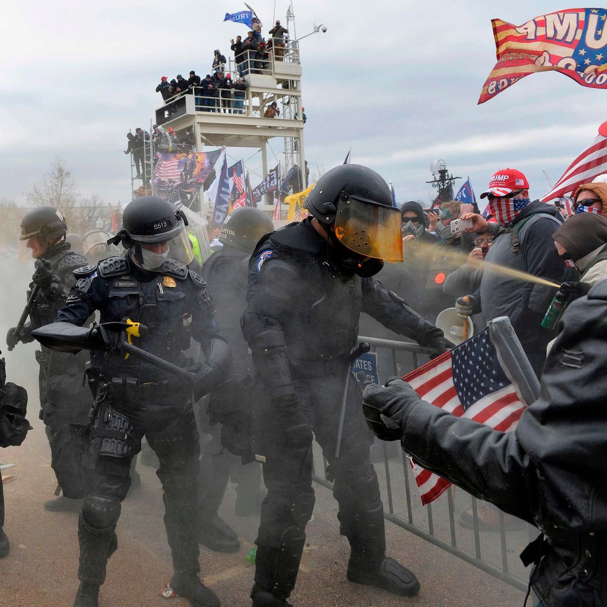 NorCalKris's tweet photo. @J6patriotnews Pray for the DC Police who were injured by the J6 Insurrectionists.
#CopHaters
#ThinBlueLine
#J6ersHateCops https://t.co/dZh43uGZ8j