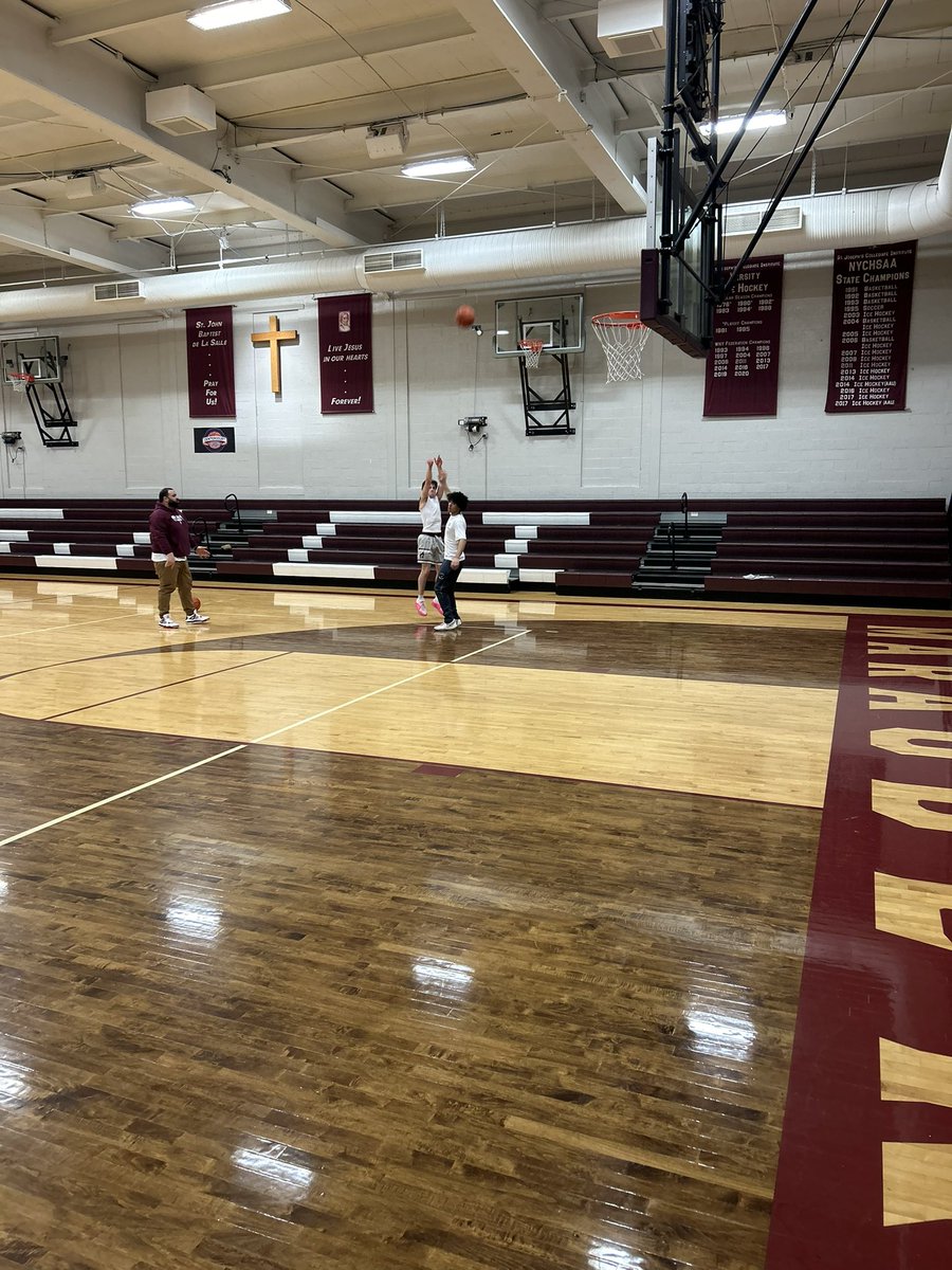 Cooper Calzonetti (@coopercalz) on Twitter photo Cole Kaufman an hour after the game.
It doesn’t happen by accidnet. Cole Kaufman an hour after the game.
It doesn’t happen by accidnet.