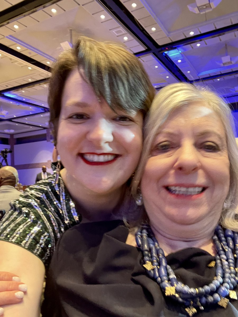 writerkms's tweet image. I’m so excited to celebrate the incredible WBE honorees tonight including Terri Quinton, Patti Winstanley, Chanel Christoff Davis, Silvana Rosero. They some of the best WBEs across the nation!  Also, three cheers for @WBENCLive #WBE Star Kathleen Hunt ✨

#wbcsevents