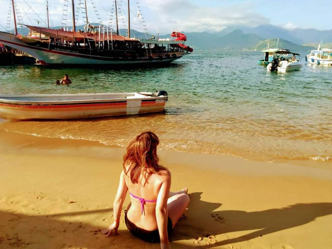 Una tipa que vino a consolarte tweet media