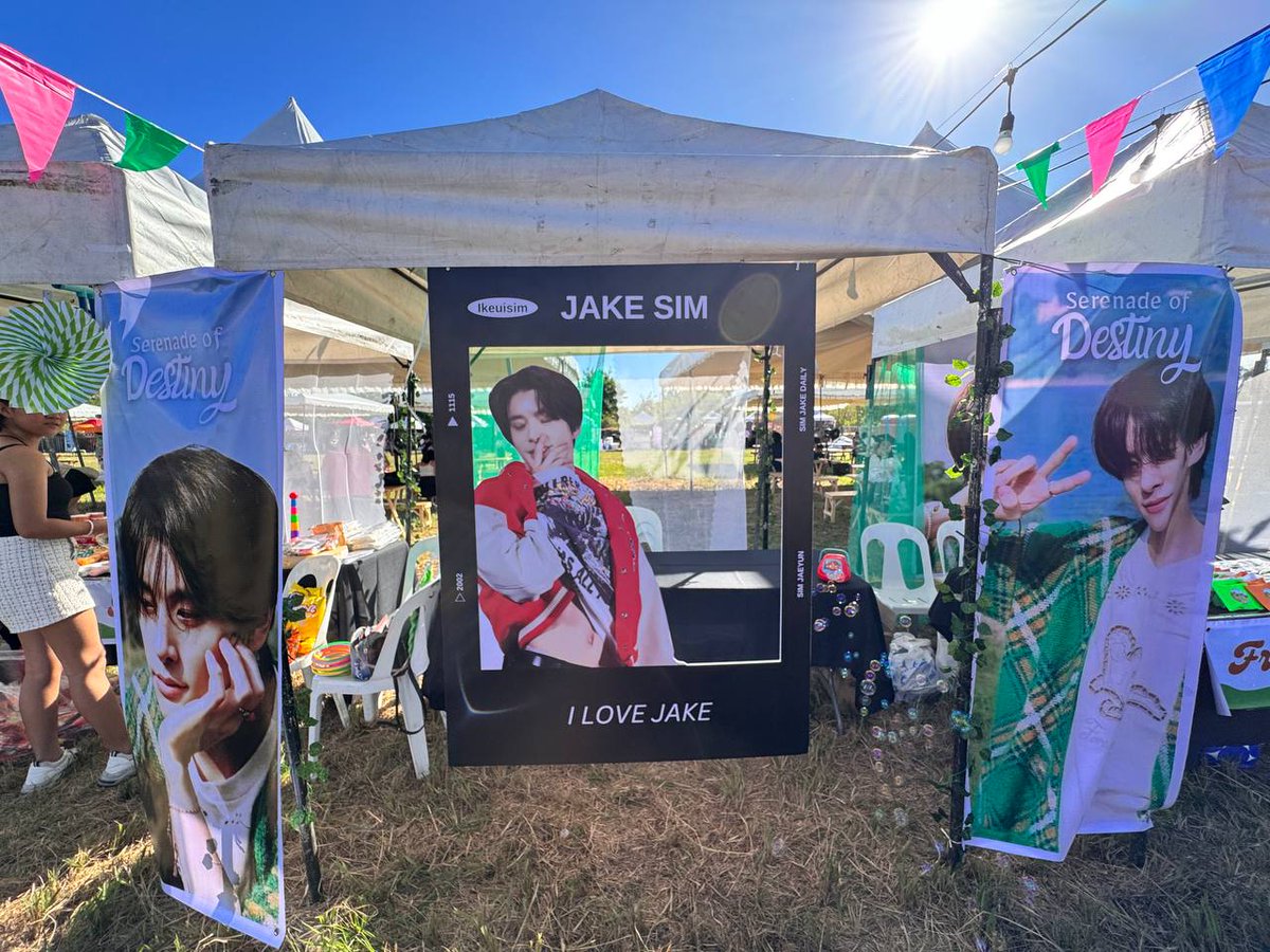 sjakedaily's tweet photo. Jake Guilty photo area is waiting for you! Don't miss the chance and make sure to capture this moment here at Sim Jake Daily booth! ๐งก
#SimJakeDaily #sjakedaily #SerenadeofDestiny #FATE_in_NEWCLARKCITY #JAKE #ENHYPEN_JAKE #ENHYPEN @ENHYPEN @ENHYPEN_members https://t.co/gmkz5Ol9ul