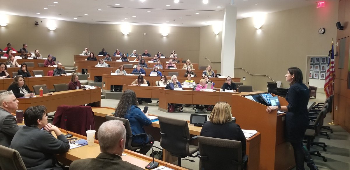 Melinda Person 🍎✌🌈 tweet media