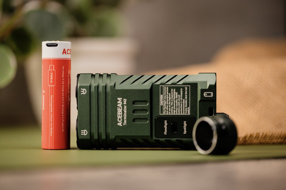 countycomm's tweet photo. 2 in 1 🌟Compact Terminator M2 Dual Head LED Flashlight (Limited Edition) - Acebeam® Exclusive🌟
.
.
.
.
.
#COUNTYCOMM #terminator #dualhead #ledflashlight #acebeam #edc #cc #ccedc #everydaycaryy #spotlight #pocketdump https://t.co/kZZqGSCuHy