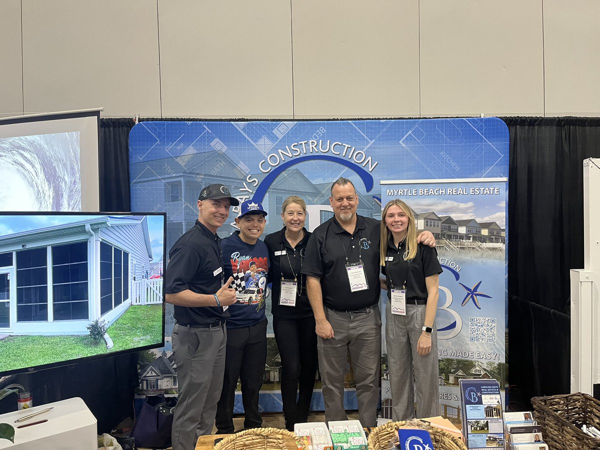 Rob_clemons's tweet image. NASCAR @RyanVargas_23 🏎️ took some time to visit the Carolina Bays team at the Home Show. Thanks for stopping by Ryan!! #NASCAR