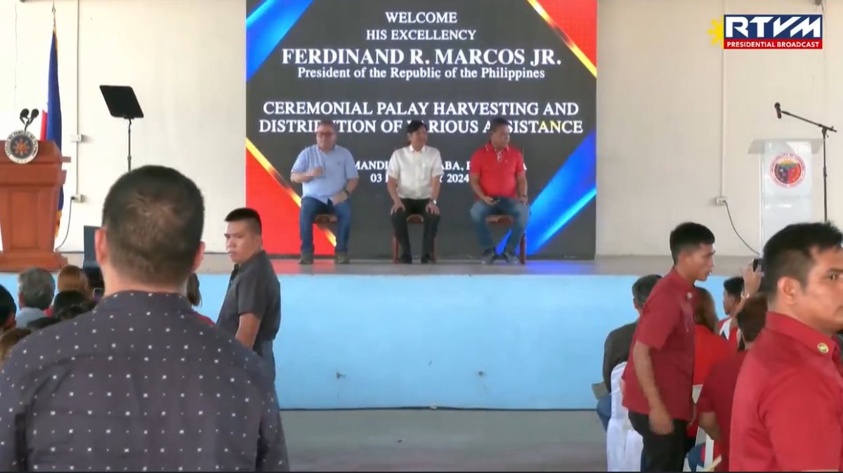 pnagovph's tweet photo. HAPPENING NOW: President Ferdinand R. Marcos Jr. leads the ceremonial harvesting of palay and distribution of various assistance to representatives of over 12,000 farmers and farmers cooperative and associations in Candaba, Pampanga on Saturday (Feb. 3, 2024). | via @RuthAbbey https://t.co/jJ5PWbQoPT