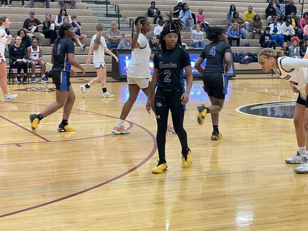 PGH_SCarolina's tweet photo. UNSIGNED SENIORS Kiara Croskey scores 18 points, Rickell Brown 11 points and Keziyah Sanders 5 points. 8th grader A’raina Ross finished with 14 points. Lady Gamecocks win 52-35. @KellzbrownM @sumterladyGs @coach_schaff @HodgeShacarra #PrepGirlsHoops #SwannysRoundballReview https://t.co/7xBXvxvnT4