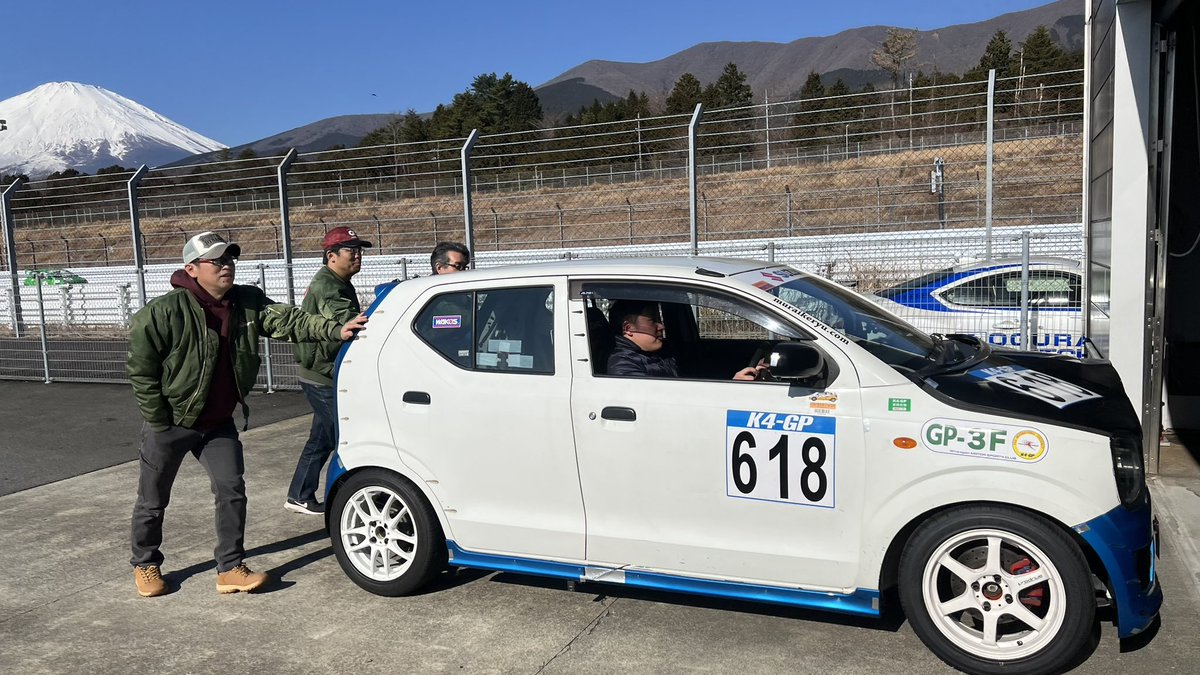 LIAF_PR's tweet photo. やってきました #K4GP
前日準備できた！車検合格💮
14時からの練習走行まで
ゆっくりします🍵

#エスコペ #7時間耐久 #ha36s
#アルト #alto #アルトバンクス
#むら池流 #LIAF https://t.co/OabouODIjD