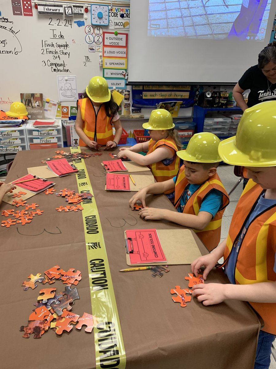 ReadwithMrsS's tweet photo. Compound Construction Day was a big success @MarthaCastelha1 @NISDElrod @nisdelemelar @djw3210 #TeamNorthside https://t.co/uPsXry6kA0
