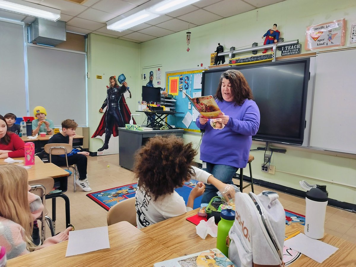 Mr_Shave_TIS's tweet image. Groundhog Day &amp;amp; PARP is a perfect time for a guest reader to come out to school to see their shadow!
Mrs. Mueller (Justin's mom) made donut treats &amp;amp; read Groundhug Day to our Super Sidekicks. @MrsRosselli @ArlingtonCSD @OPSTISPTA #PARP #guestreader #GroundhogDay2024 #read