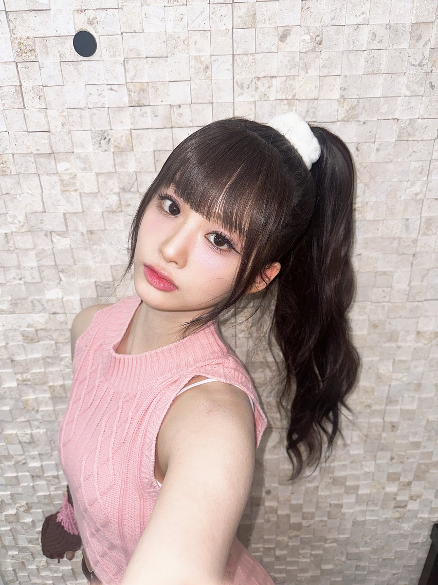 WE_NMIXX's tweet image. 딸기초코🍓🍫🩷🤎와 내사랑포니테일🤍

#NMIXX #엔믹스
#설윤 #SULLYOON 
#DASH