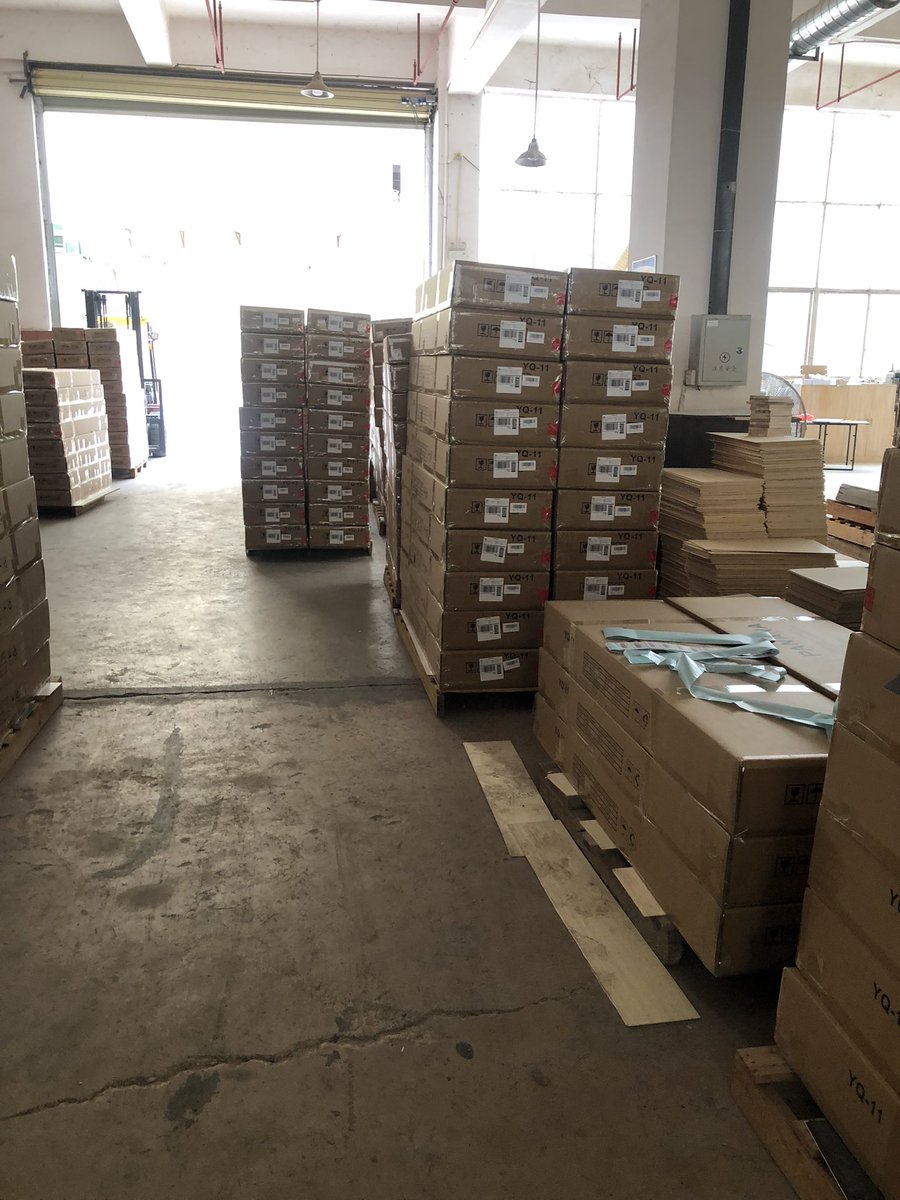 ShawnXiao001's tweet photo. Loading container of cabinets for Amazon FBA #cabinets #fba #amazonfba #loadingcontainers https://t.co/vzWd0YAVFW