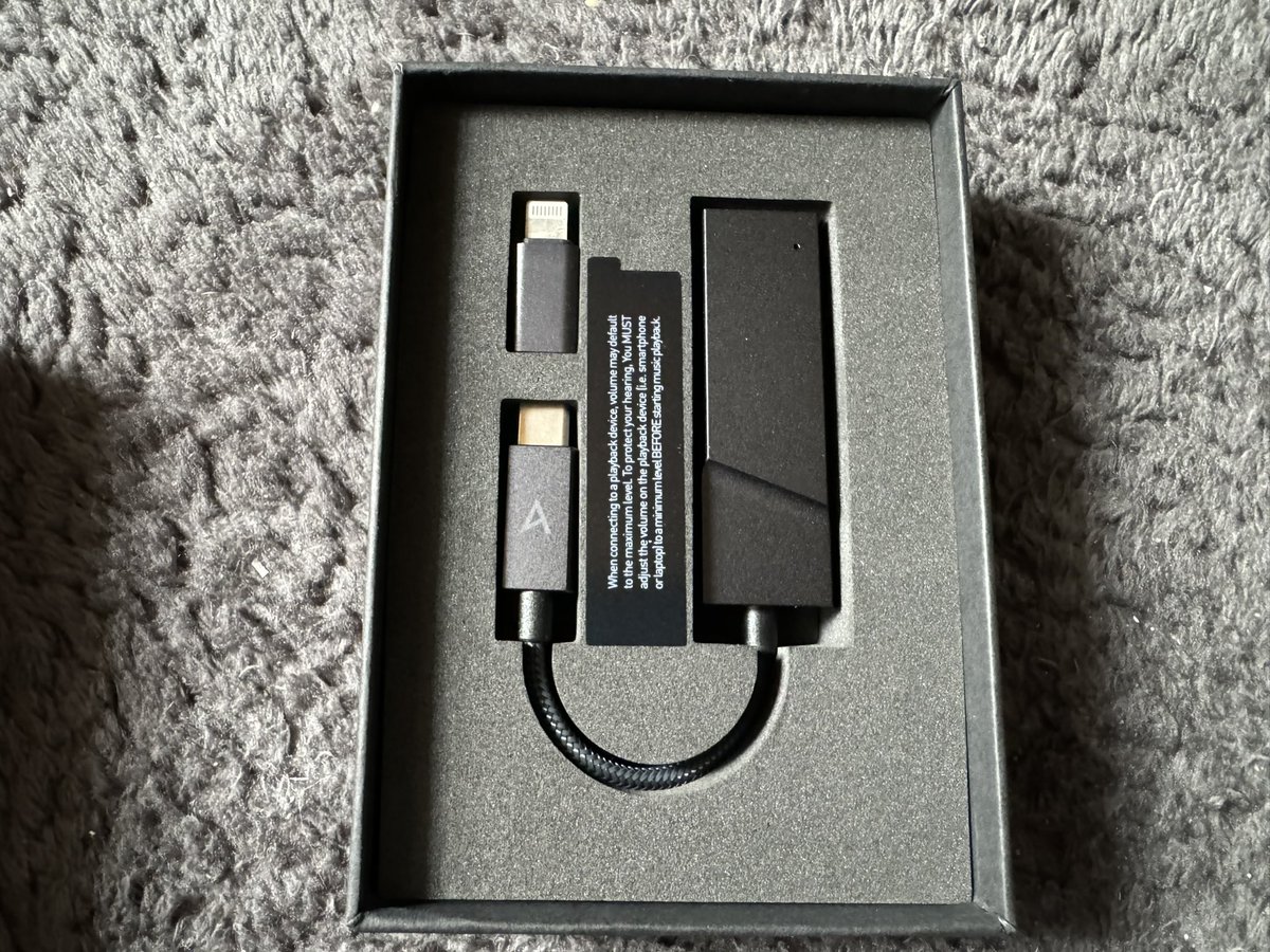 NishiyamaJapan's tweet photo. 🔥ファイヤーセール中のAK HC2が届きました。
早速聴いてみます♪
#astellandkern #akhc2 https://t.co/wfZH0ECWll