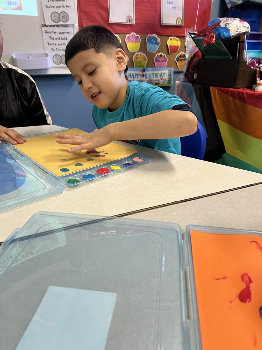 Finger painting 🩵